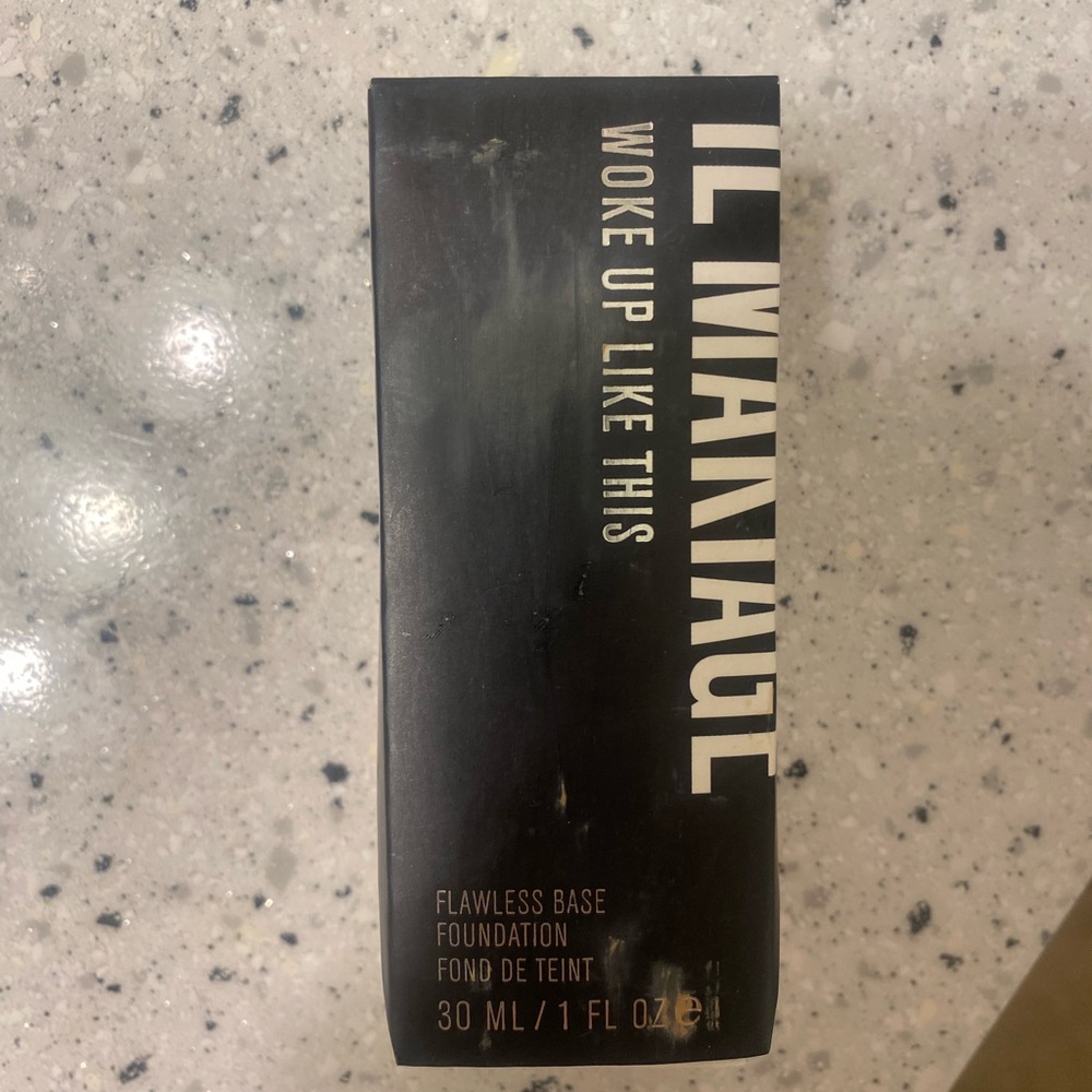 IL MAKIAGE Woke Up Like This Foundation shade 20